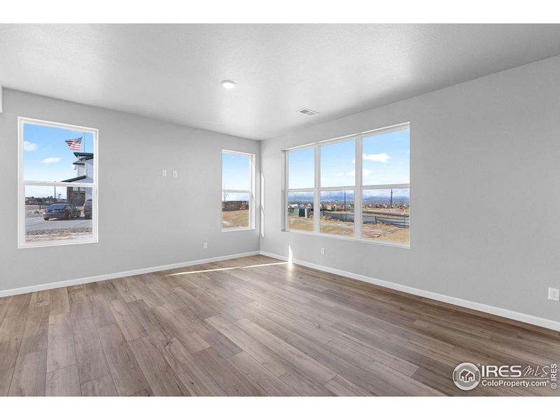 Spacious, unfurnished interior of a new home in Cordovan, Longmont (Image 16).