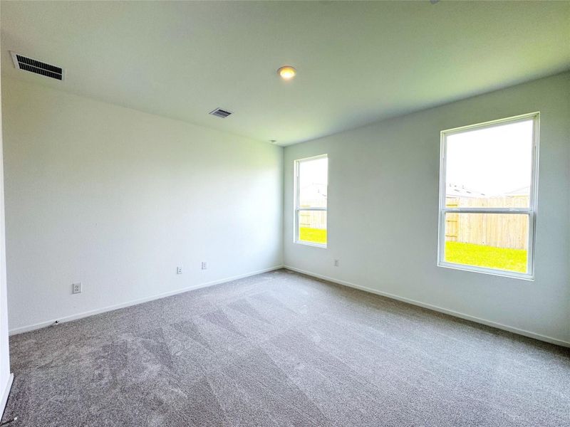 Spacious, unfurnished interior of a new home in Anniston, Katy (Image 28).