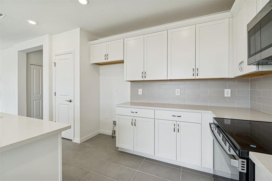 Furnished interior view inside a new home in Southpointe, Palmetto (Image 6).