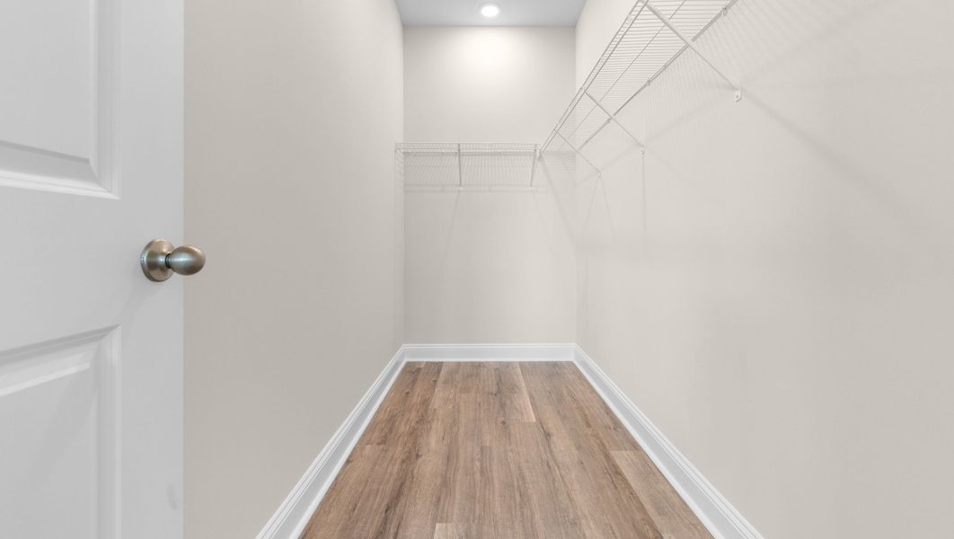 Spacious, unfurnished interior of a new home in Livingston Woods, Irmo (Image 17).