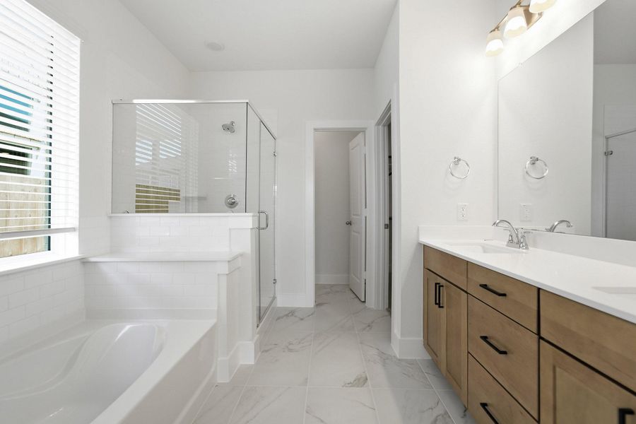 Furnished interior view inside a new home in Pecan Estates, Crosby (Image 8).