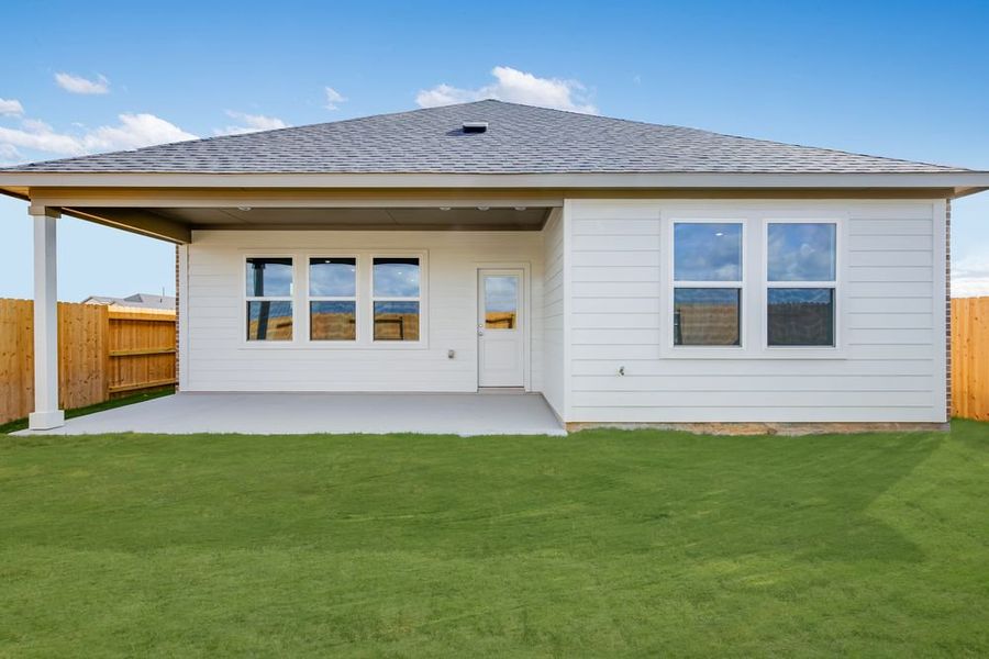 Exterior details and patio area of a home in Brookewater 45s, Rosenberg (Image 3).