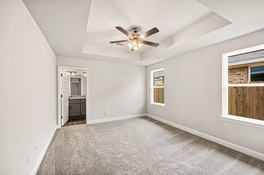 Spacious, unfurnished interior of a new home in , Dickinson (Image 10).