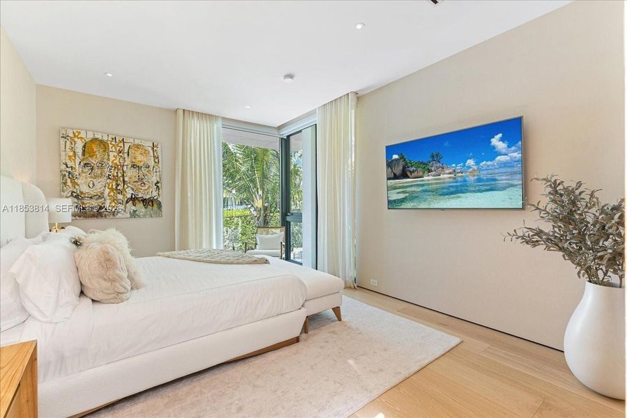 Furnished interior view inside a new home in , Miami Beach (Image 6).