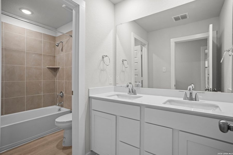 Furnished interior view inside a new home in Mesa Vista, San Antonio (Image 8).