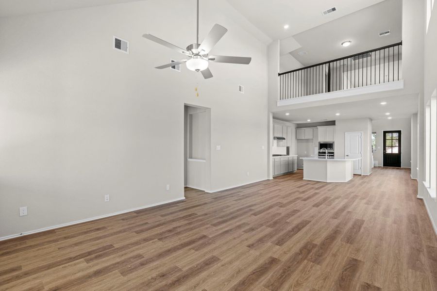 Spacious, unfurnished interior of a new home in Candela, Richmond (Image 19).