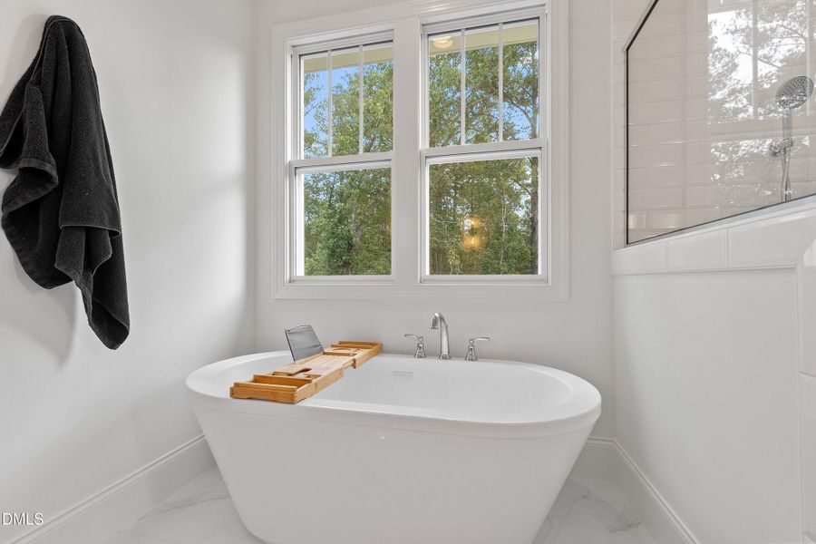 56-807 Crimson_7388 56-807 Crimson_7388