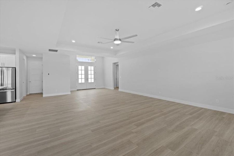 Spacious, unfurnished interior of a new home in , Englewood (Image 25).