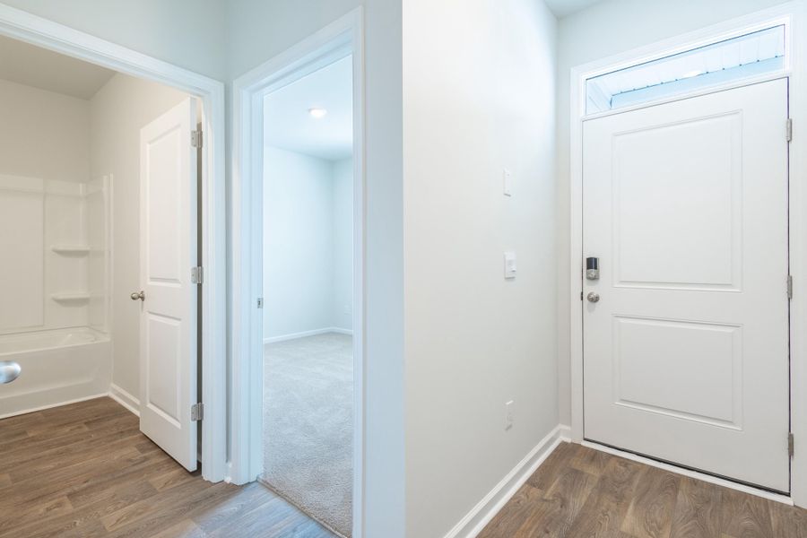 Spacious, unfurnished interior of a new home in , Summerville (Image 10).