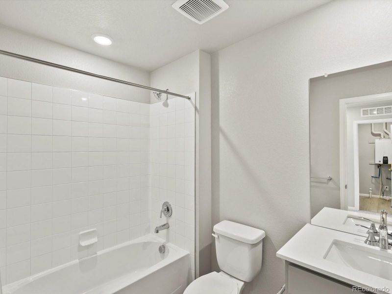 Furnished interior view inside a new home in Horizon Uptown: The Meadow Collection, Aurora (Image 4). Furnished interior view inside a new home in Horizon Uptown: The Meadow Collection, Aurora (Image 4).