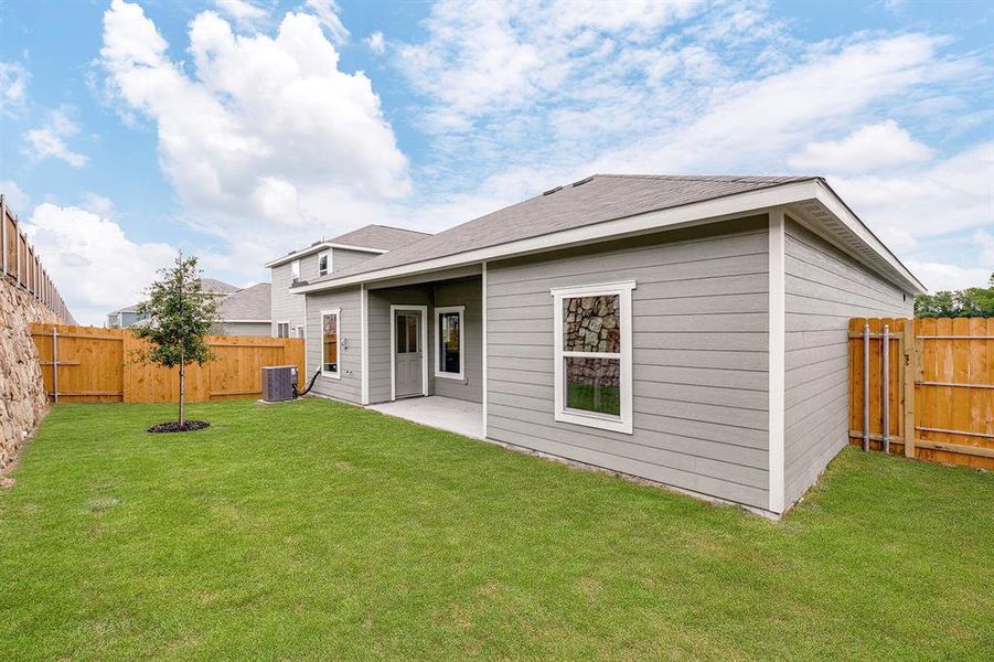 Exterior details and patio area of a home in College Park, Dallas (Image 3). Exterior details and patio area of a home in College Park, Dallas (Image 3).