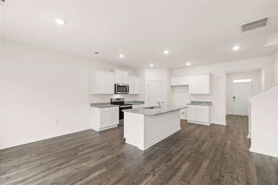 Spacious, unfurnished interior of a new home in Champion's Run, Lithonia (Image 25).