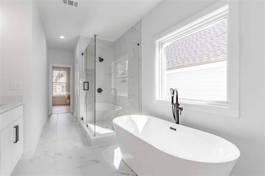 Furnished interior view inside a new home in , Gainesville (Image 13).