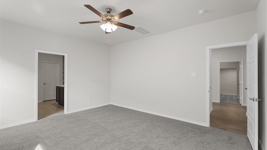 Spacious, unfurnished interior of a new home in Liberty Crossing, Royse City (Image 17).