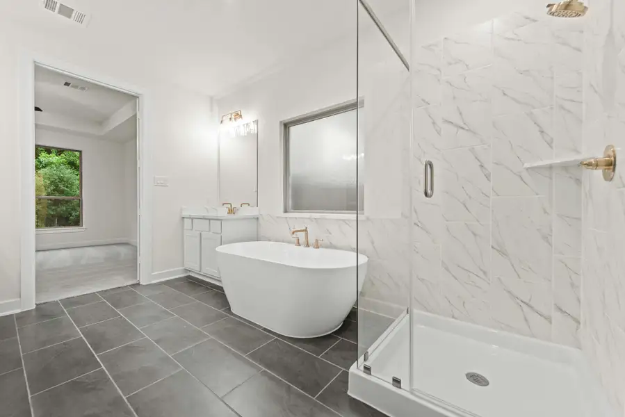 Representative image. Features, specifications, selections and colors may vary. Representative image. Features, specifications, selections and colors may vary.