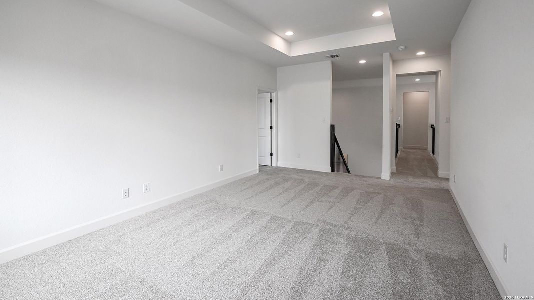 Spacious, unfurnished interior of a new home in Veramendi, New Braunfels (Image 25).