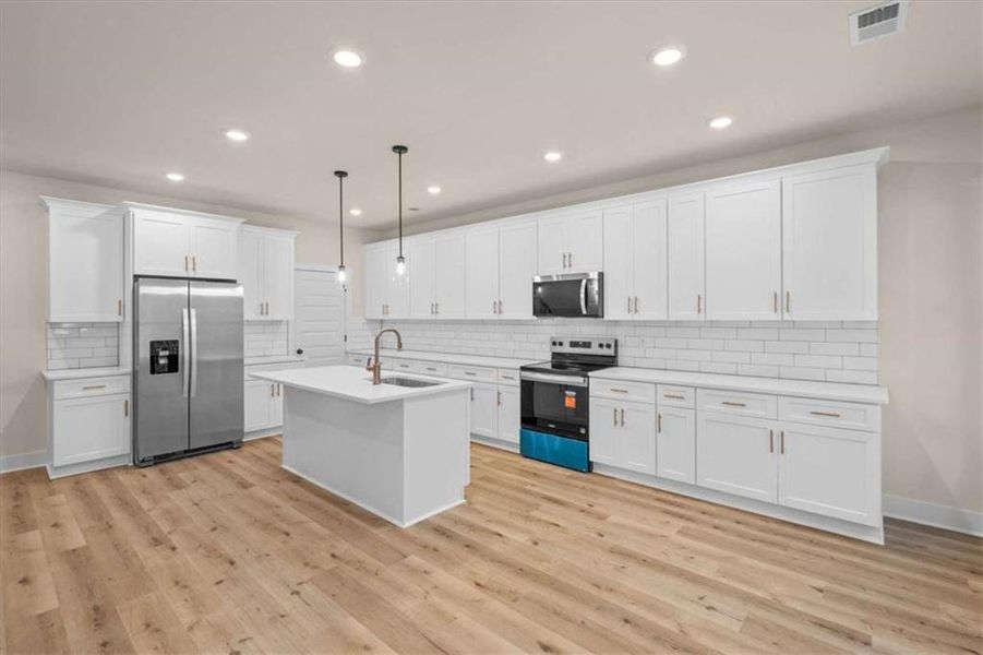 Furnished interior view inside a new home in , Temple (Image 6).