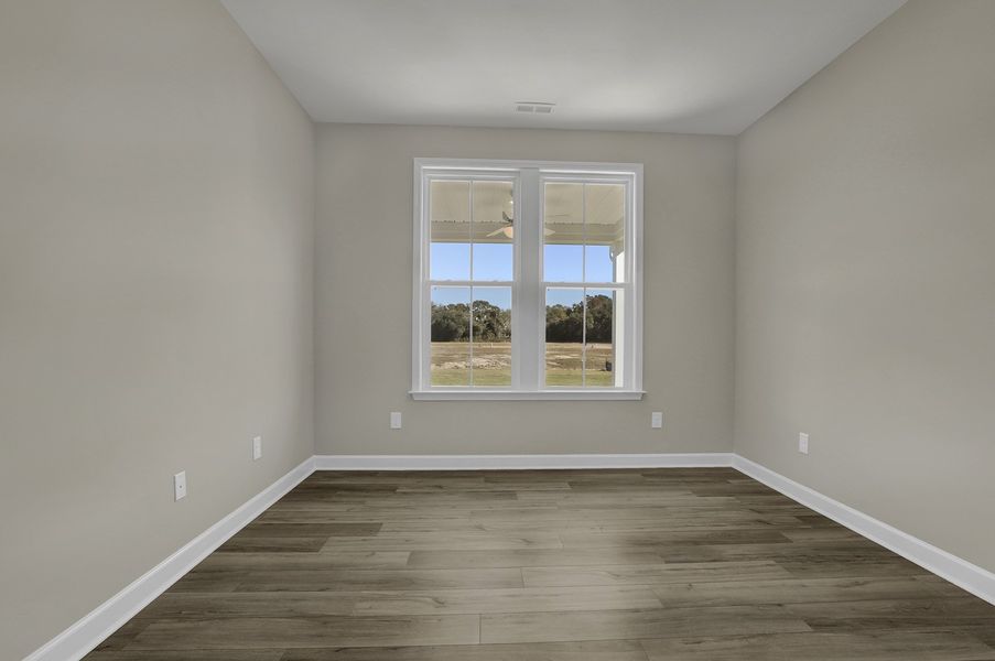 Spacious, unfurnished interior of a new home in East Wynd, Hampstead (Image 19).