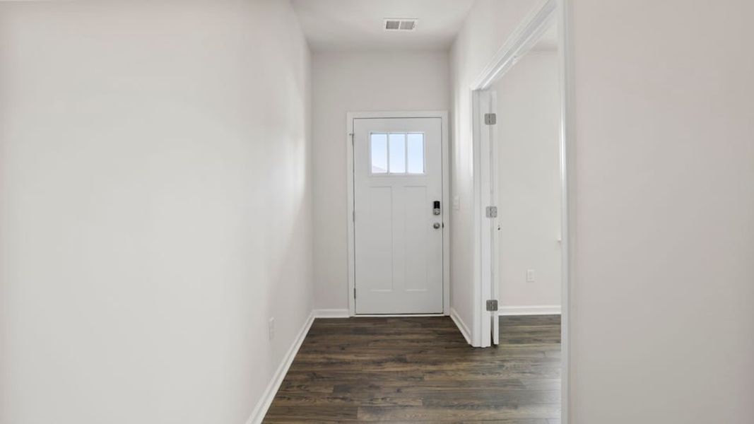 Spacious, unfurnished interior of a new home in Baxter Village, Boiling Springs (Image 17).