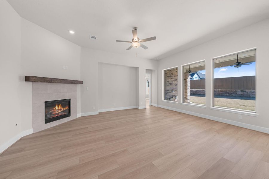 Spacious, unfurnished interior of a new home in Chambers Creek, Willis (Image 28).
