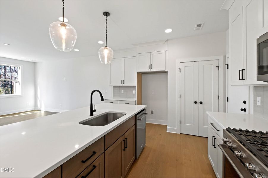 978 Helix (16) 978 Helix (16)