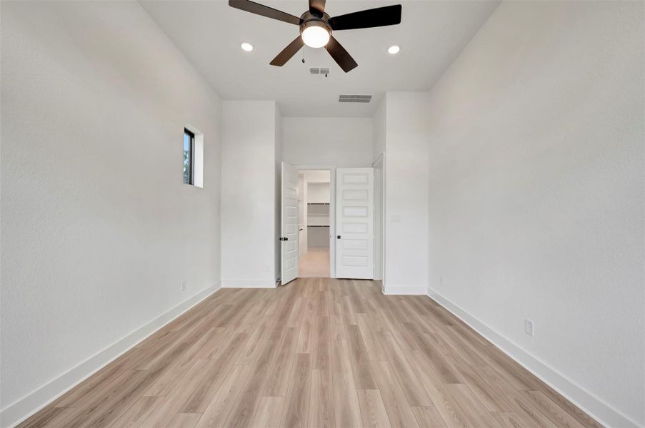 Spacious, unfurnished interior of a new home in ARTAVIA 50' Homesites, Conroe (Image 28).