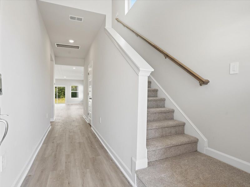 Spacious, unfurnished interior of a new home in Village at White Pine, Pendleton (Image 9).