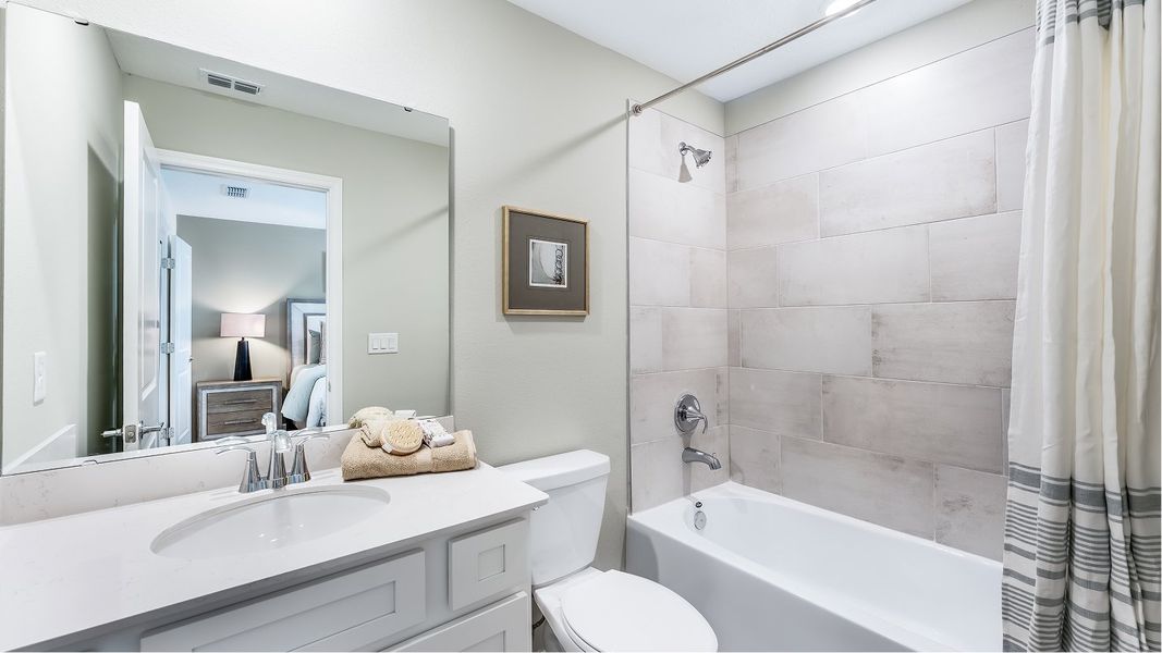 Oak Hill Luna Bath2 F2 1of1 Oak Hill Luna Bath2 F2 1of1