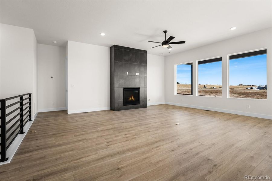 Spacious, unfurnished interior of a new home in Wolf Ranch - Enclave Collection, Colorado Springs (Image 20).