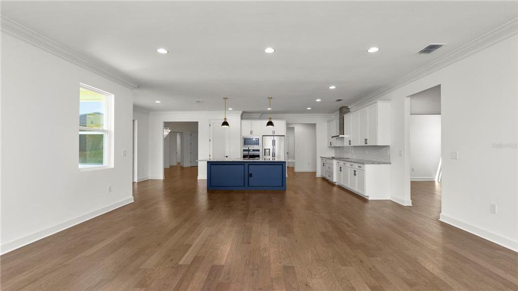 Spacious, unfurnished interior of a new home in , Lakeland (Image 40).