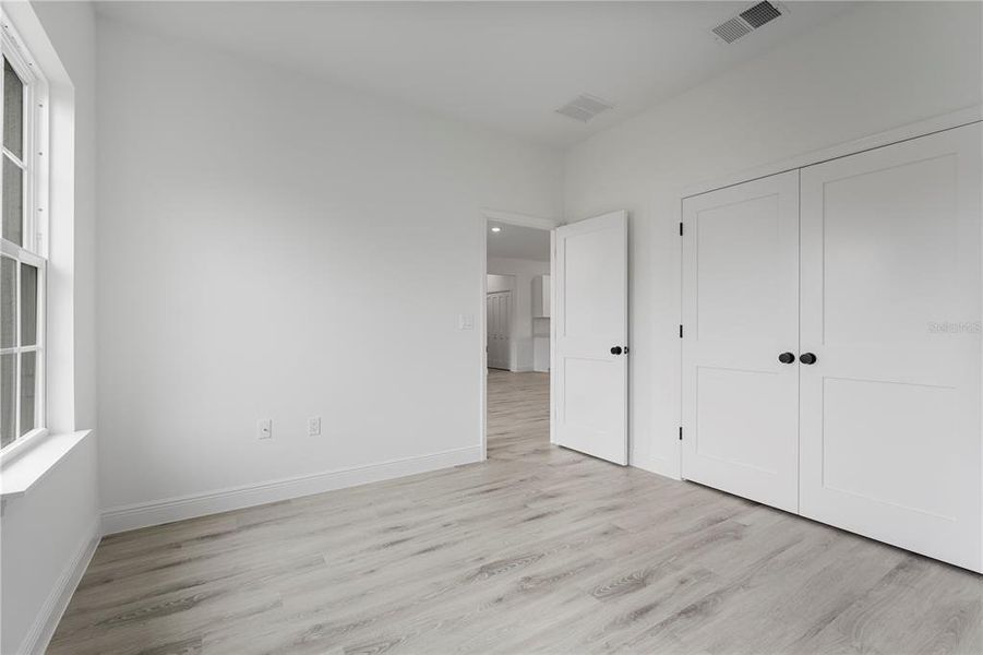 Spacious, unfurnished interior of a new home in , Ocala (Image 19).
