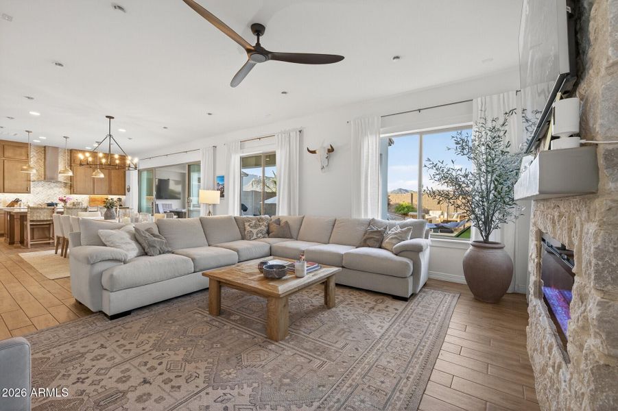 21_20076_W_Campbell_Ave21_mls