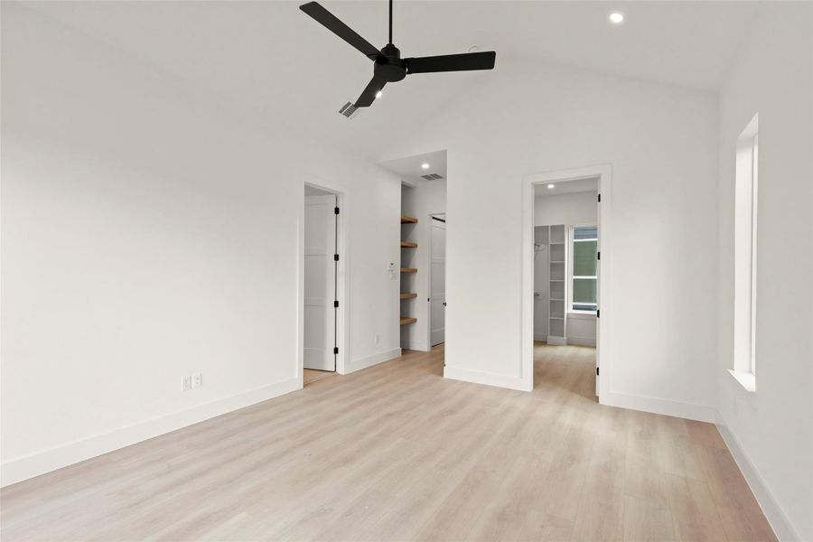 Spacious, unfurnished interior of a new home in , Houston (Image 39).
