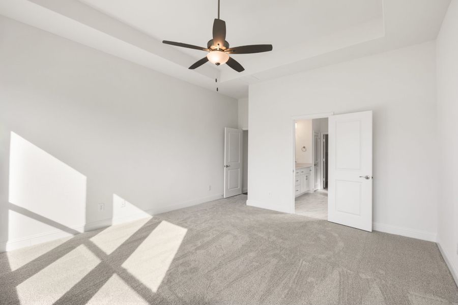 Spacious, unfurnished interior of a new home in Lake Breeze, Lavon (Image 35).