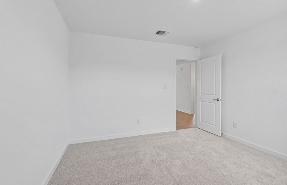 Spacious, unfurnished interior of a new home in Wolf Ranch, Georgetown (Image 29).