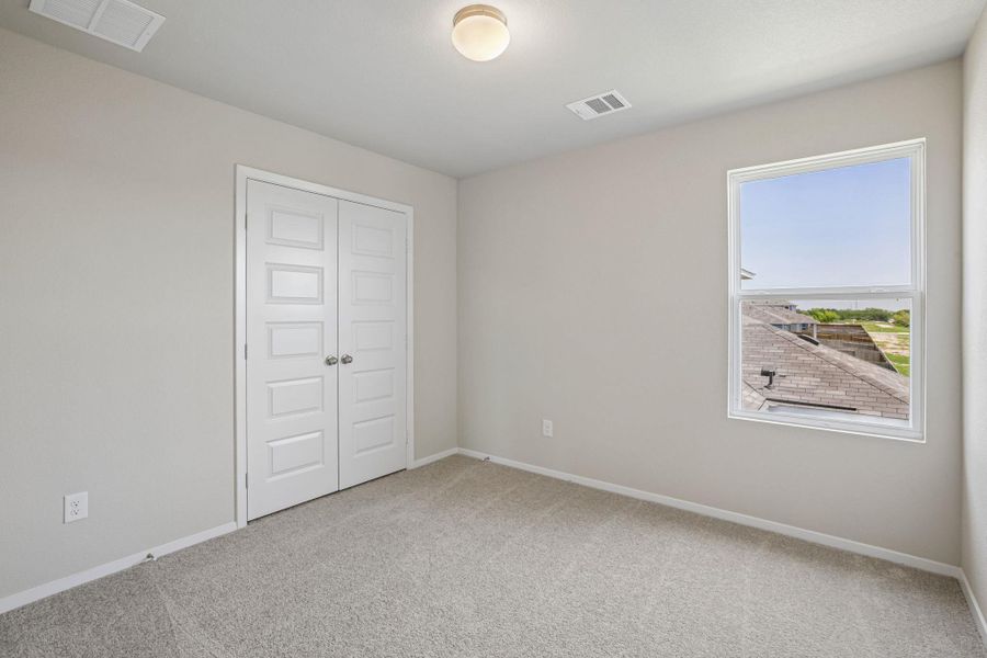 Spacious, unfurnished interior of a new home in Edgebrooke, Pflugerville (Image 21).