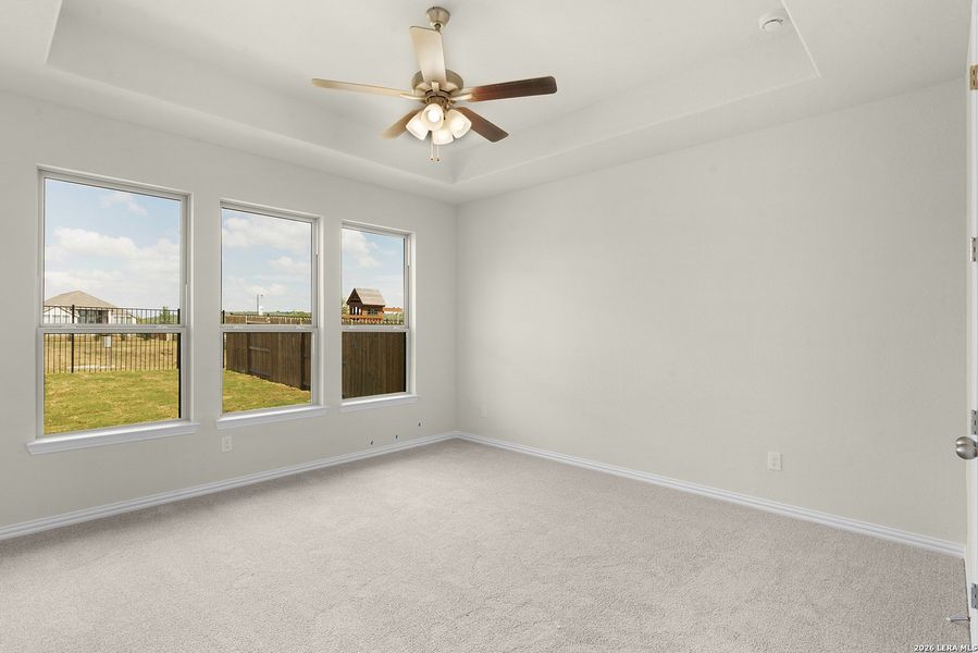 Spacious, unfurnished interior of a new home in Meyer Ranch - Enclave, New Braunfels (Image 18).