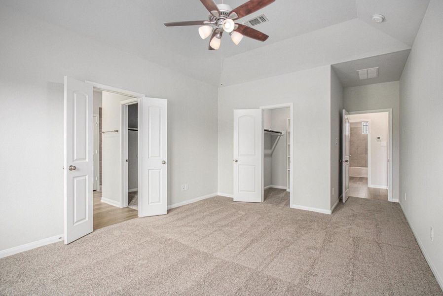 Spacious, unfurnished interior of a new home in Columbia Lakes, West Columbia (Image 19).