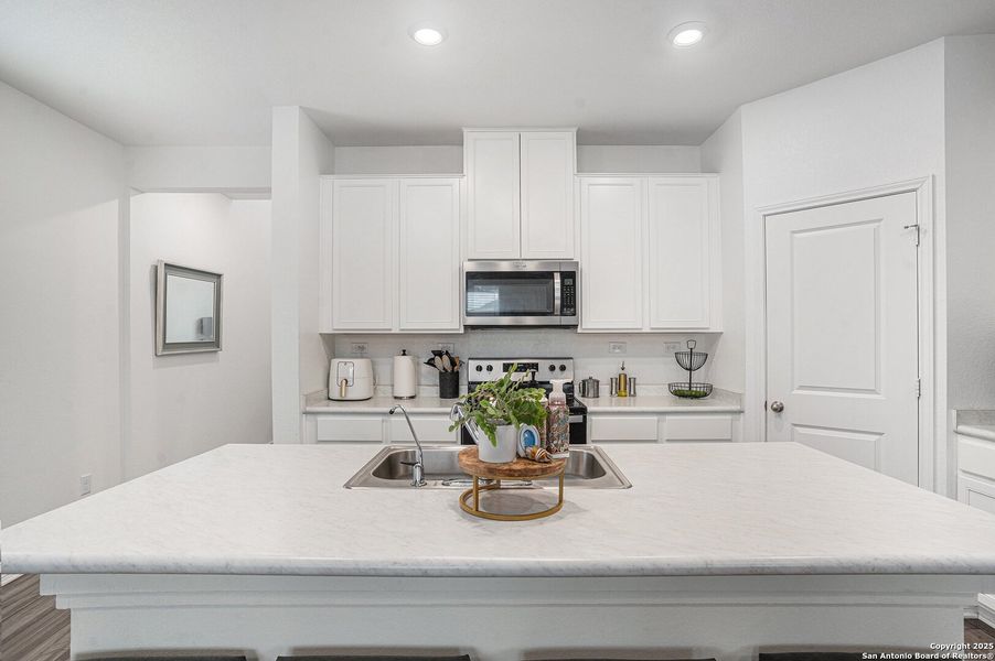 Furnished interior view inside a new home in Medina Crossing, Von Ormy (Image 20).