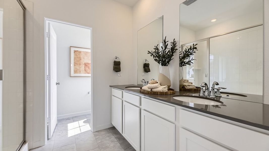 050825 A306 Plan306 Owners Bath F2