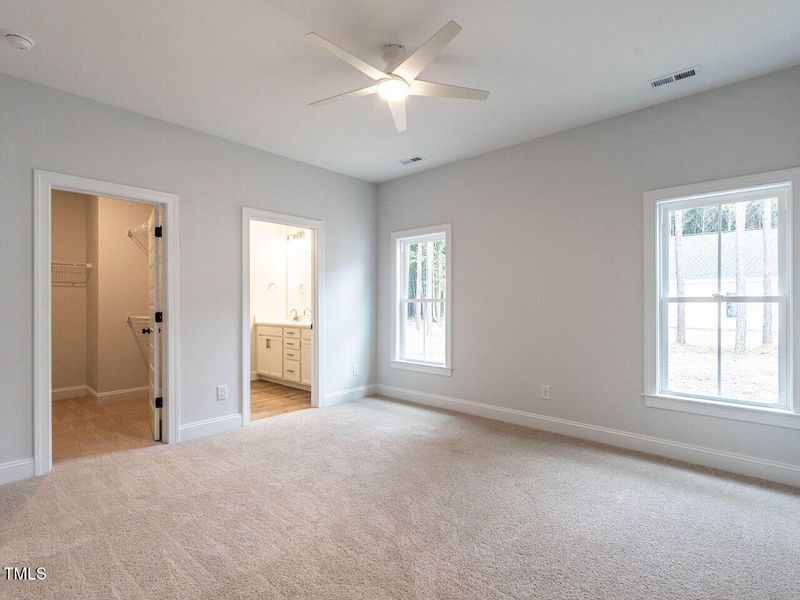 025-1280x960-primary-bedroom