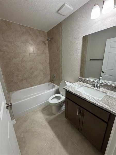 Furnished interior view inside a new home in , Dunnellon (Image 13).
