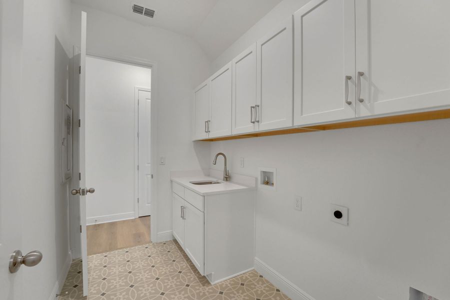 3,692sf New Home in Windermere, FL.  - Slide 18