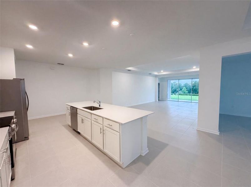Furnished interior view inside a new home in Meadow Pointe, Groveland (Image 13).