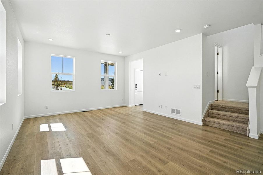 6581 E 148th Dr - Ready Now