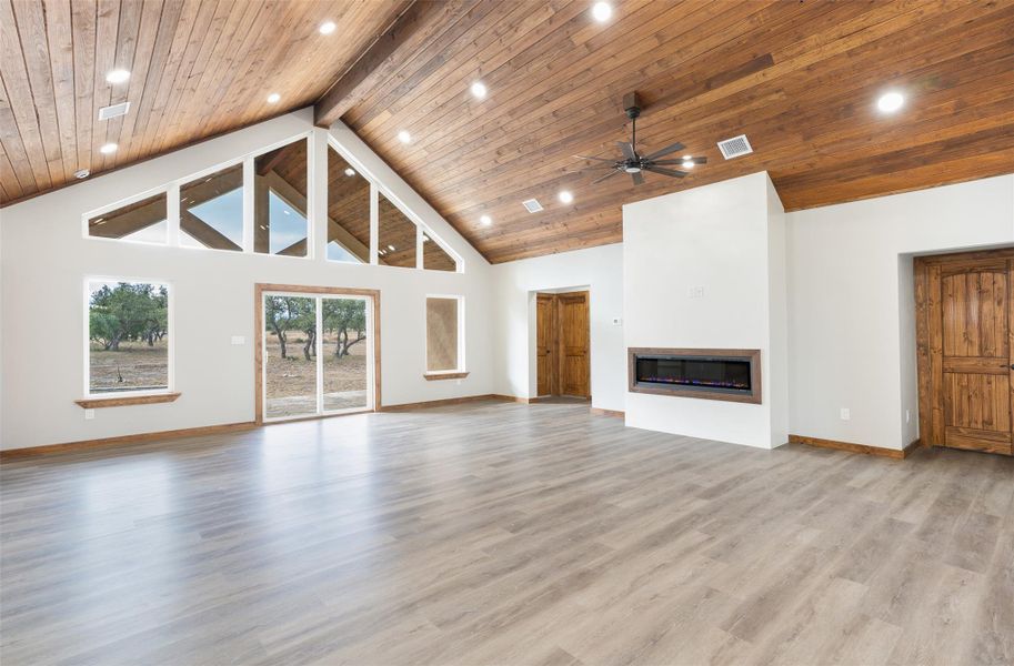 Spacious, unfurnished interior of a new home in , Harper (Image 12).