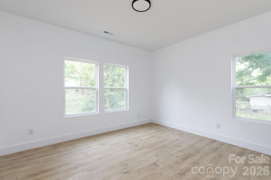 Spacious, unfurnished interior of a new home in , Great Falls (Image 14).