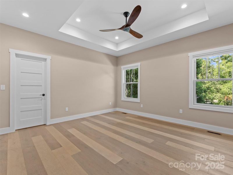 Spacious, unfurnished interior of a new home in , Hendersonville (Image 29).