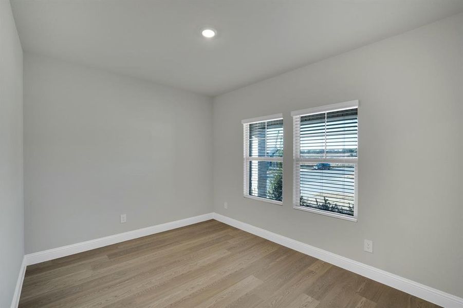 Spacious, unfurnished interior of a new home in Stonehaven, Seagoville (Image 16). Spacious, unfurnished interior of a new home in Stonehaven, Seagoville (Image 16).