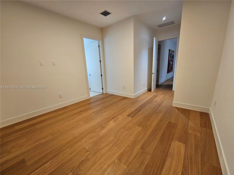 Spacious, unfurnished interior of a new home in , Miami (Image 19).